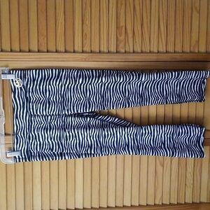 Michael Michael Kors Black & White Zebra Print  Yoga Waistband Capri Size Small